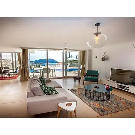 Sleeps 6 Pool Air Con Wifi Kalkan