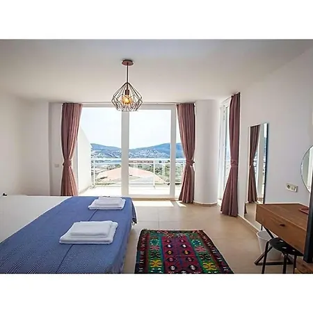 Sleeps 6 Pool Air Con Wifi Kalkan