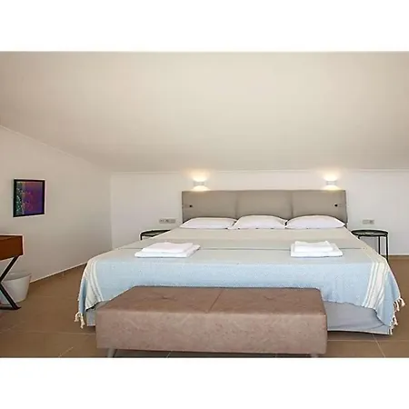 Sleeps 6 Pool Air Con Wifi Kalkan