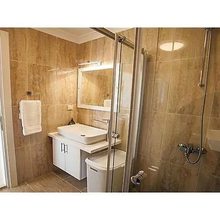 וילה Sleeps 6 Pool Air Con Wifi קלקן