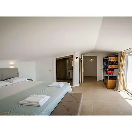 וילה Sleeps 6 Pool Air Con Wifi קלקן