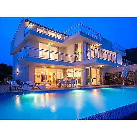 Sleeps 6 Pool Air Con Wifi * Kalkan