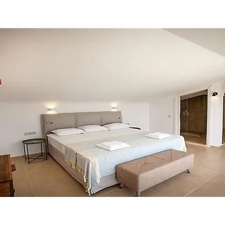 Sleeps 6 Pool Air Con Wifi Villa